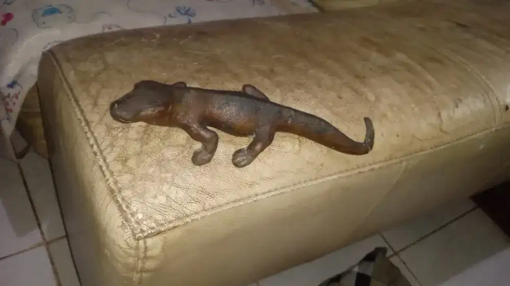 komodo kuningan merah