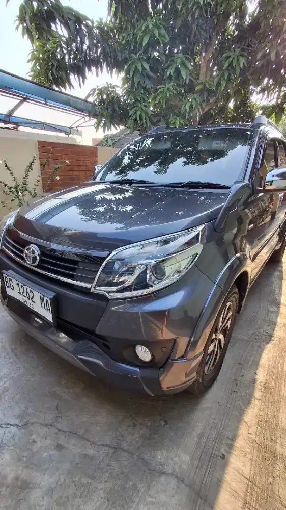 Dijual mobil Toyota Rush Ultimo tahun 2015. Kondisi bagus.