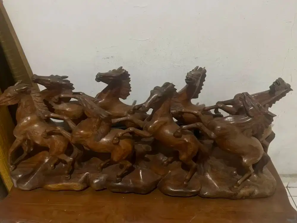 Pajangan kayu ukir kuda