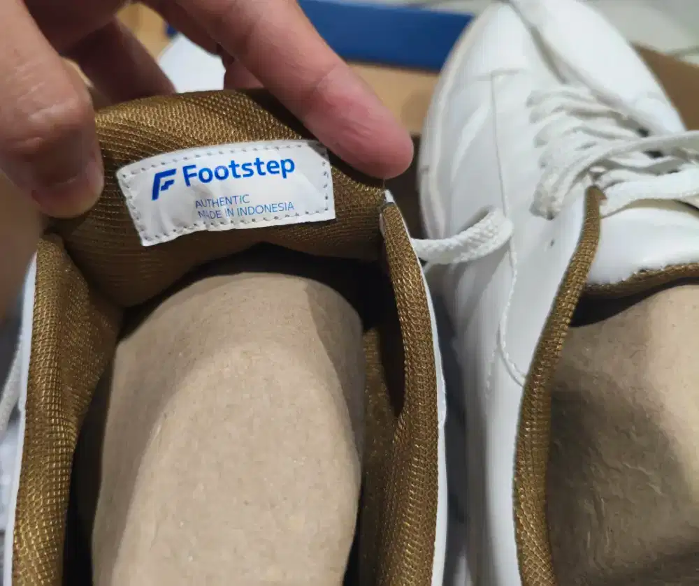 Sepatu Footstep Footwear White Smith Original