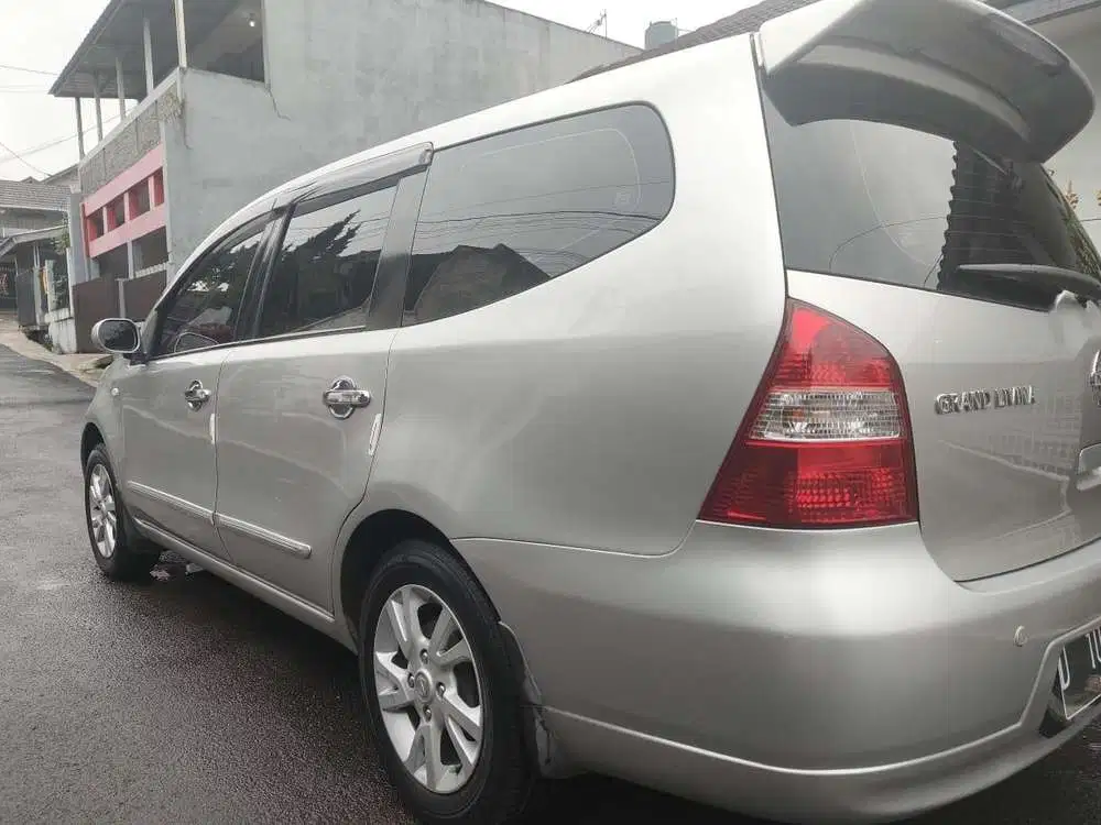 Nissan Grand livina 2012 Bensin