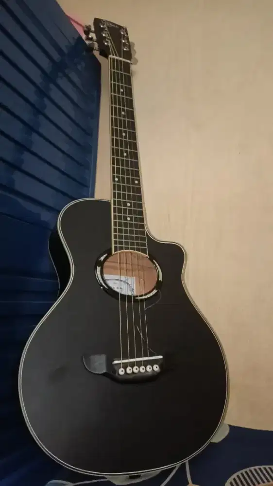 Jual gitar second bagus