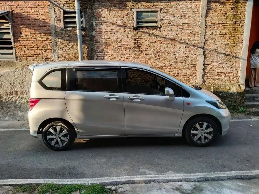 Honda Freed 2010 Bensin PSD