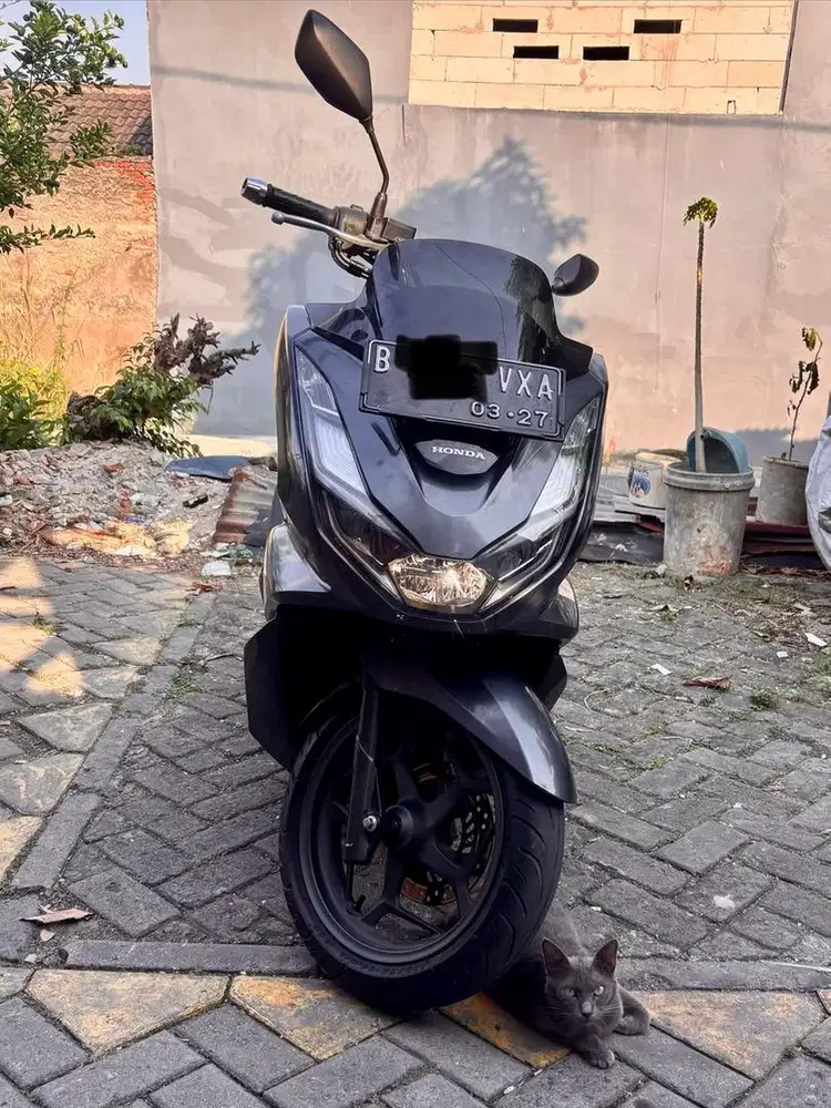 PCX 160 abu2 2022 km rendah