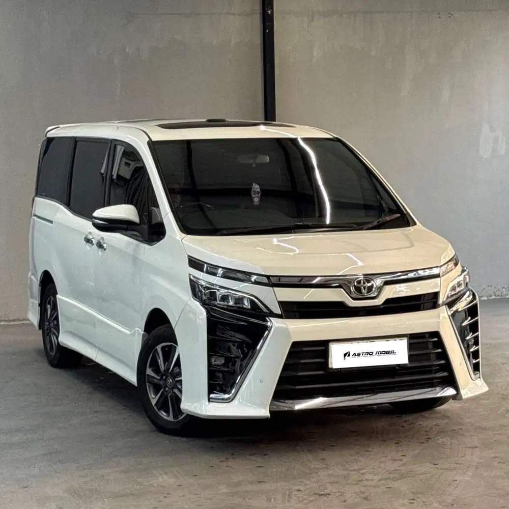 VOXY 2019 / 2018 Matic Bagus Murah Kredit Bekas Surabaya Istimewa