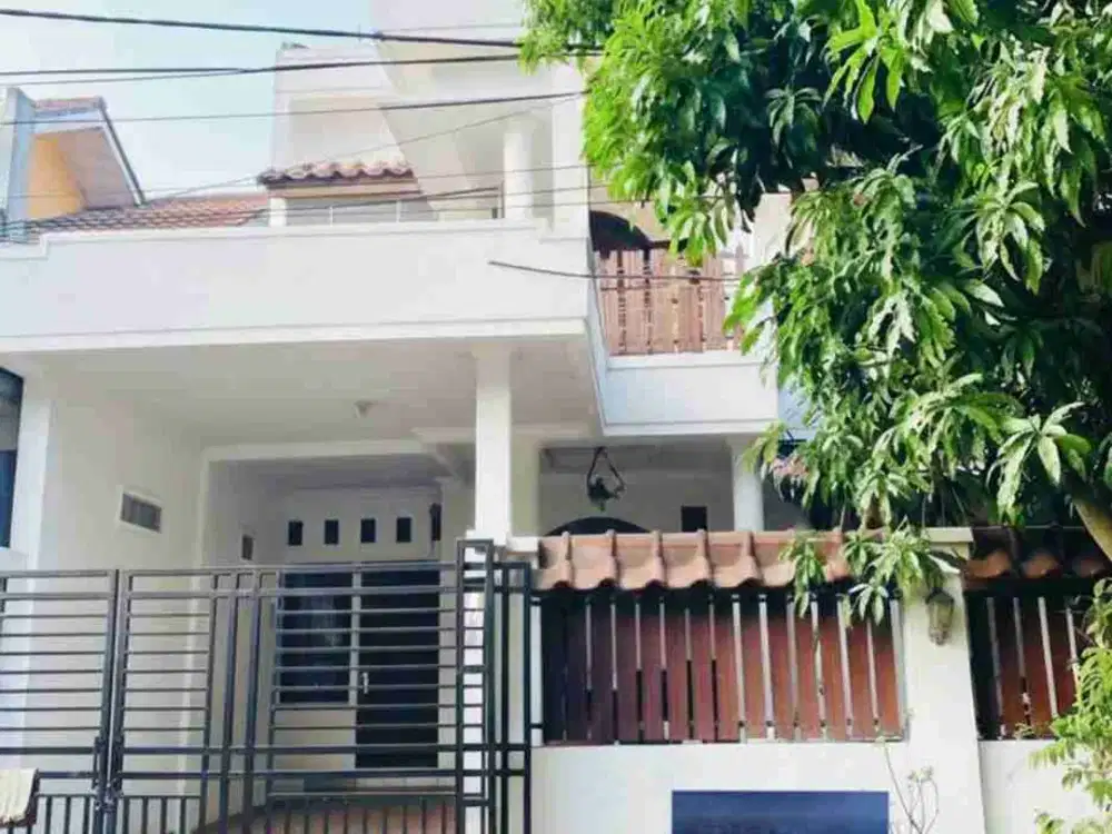 Turun harga Jual cepat rumah 2 lantai siap huni bebas banjir. Limus Pratama Regency Cileungsi.