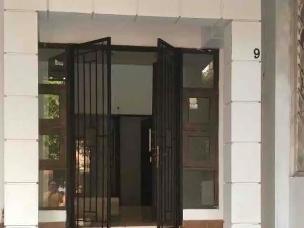 Sewa Murah Rumah Minimalis Raffles Hills Cibubur