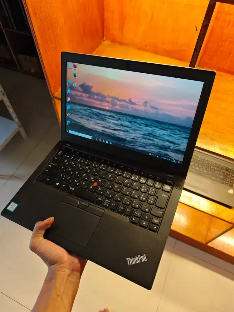 ThinkPad X270 Core i5 Gen 6 SSD 256GB RAM 8GB Siap Pakai