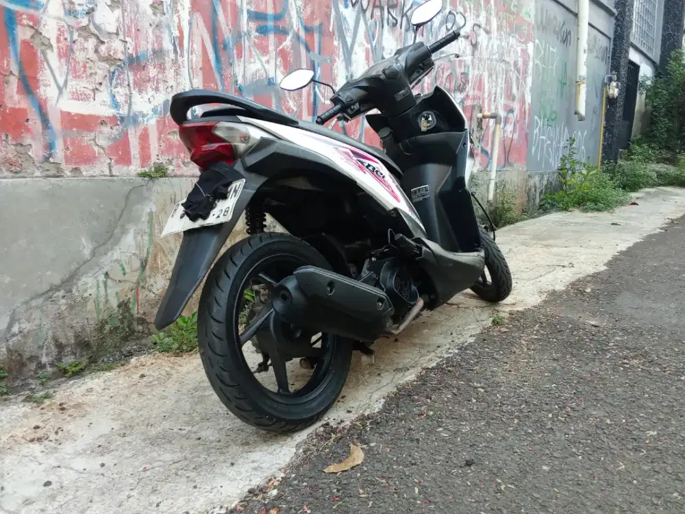Dijual motor Honda Beat Fi 2013
