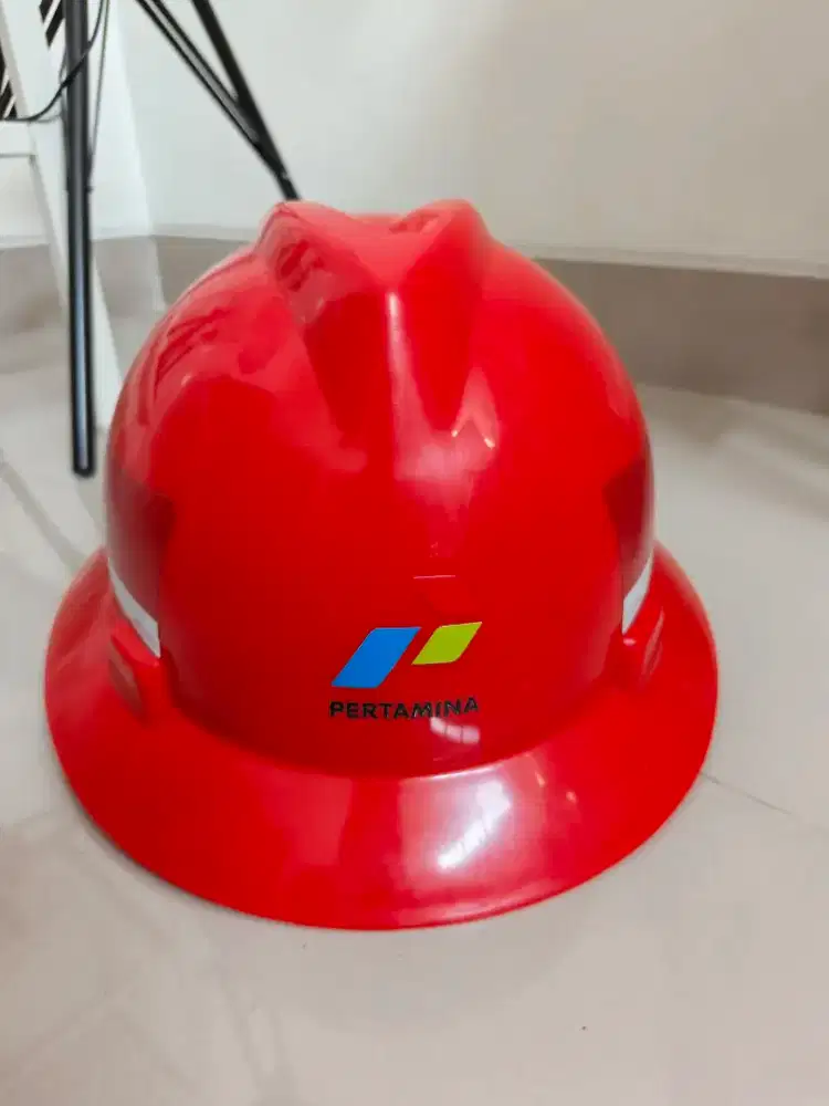 Helm Safety Full Brim Pertamina