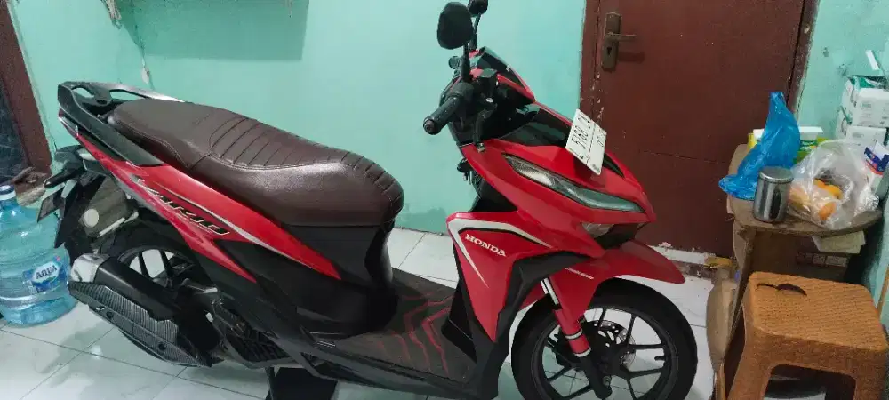 B. U Honda Vario 125 tahun 125