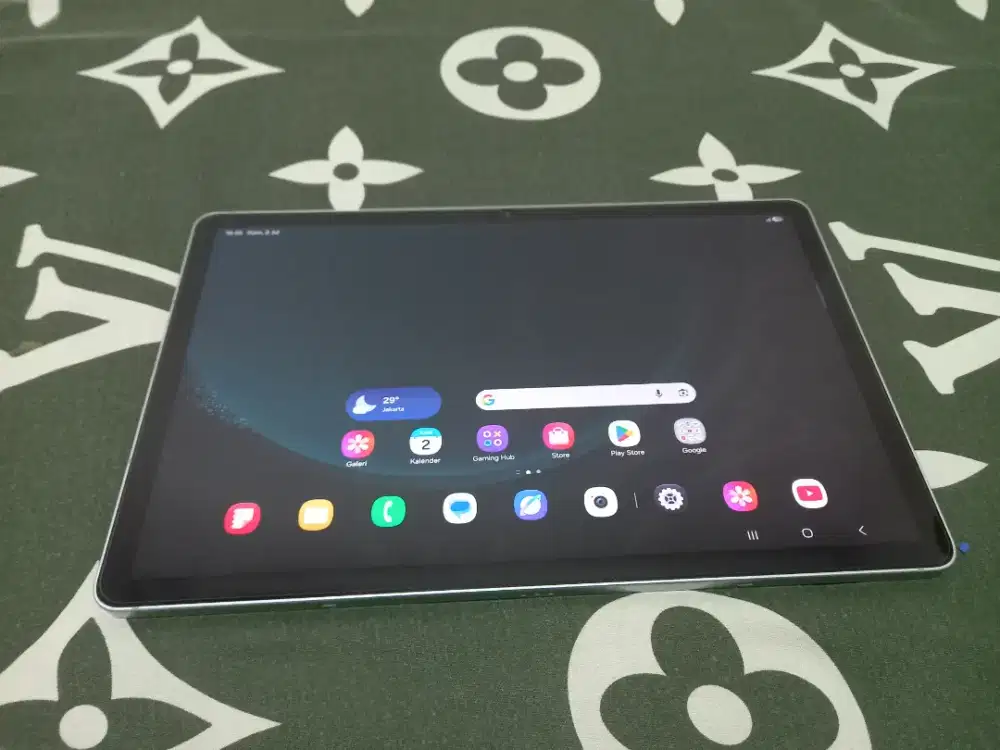 Samsung Galaxy Tab S9 FE Ram 6/128Gb Wifi+Cell jaringan 5G Batangan