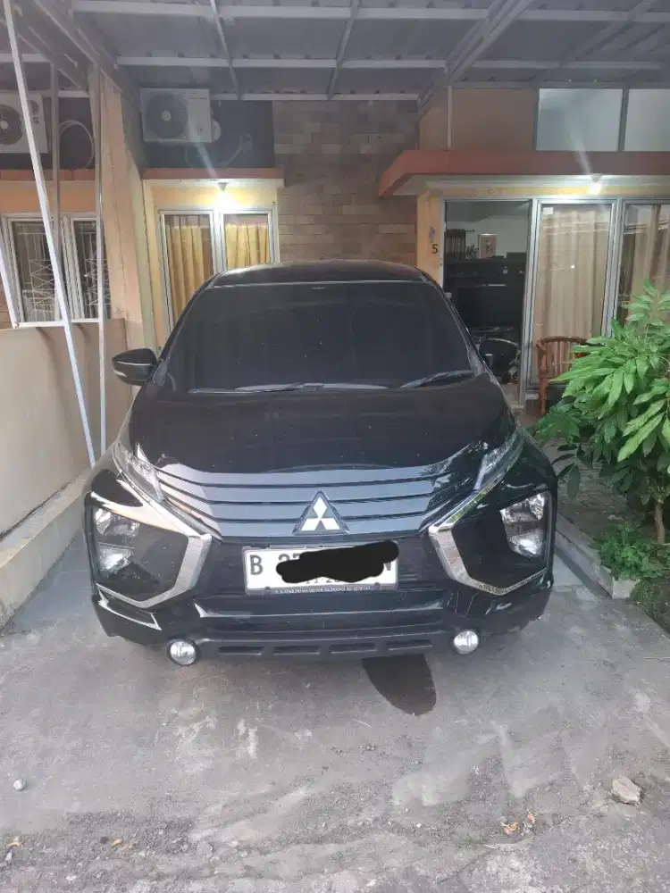 Xpander 2018 At Hitam