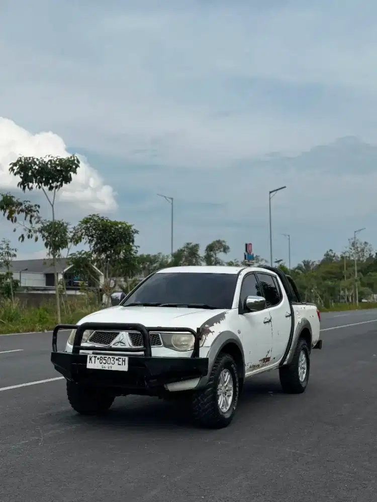 Mitsubhi triton 4x4 2011