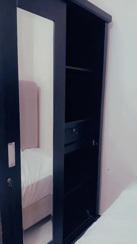 Lemari Pakaian 2 Pintu