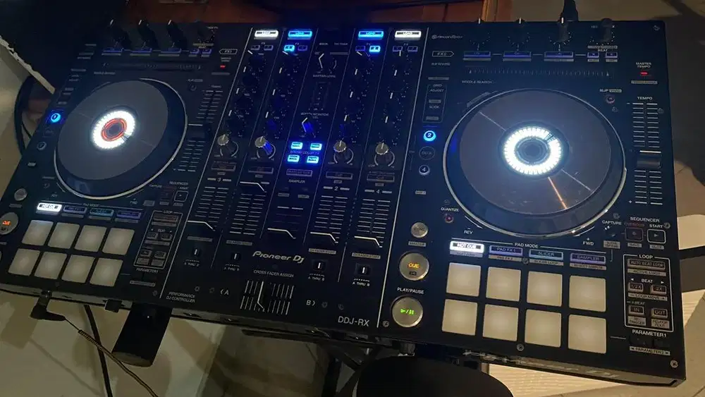 Dijual Pioneer DDJ RX controller