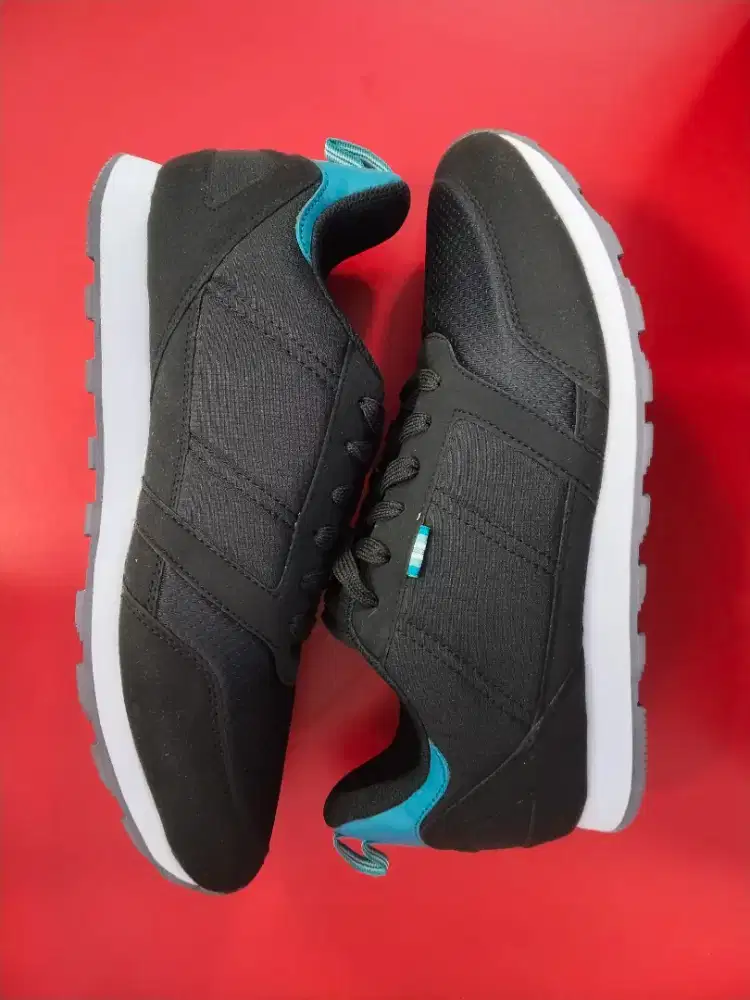 Sepatu TOPPER sisa expor size 44