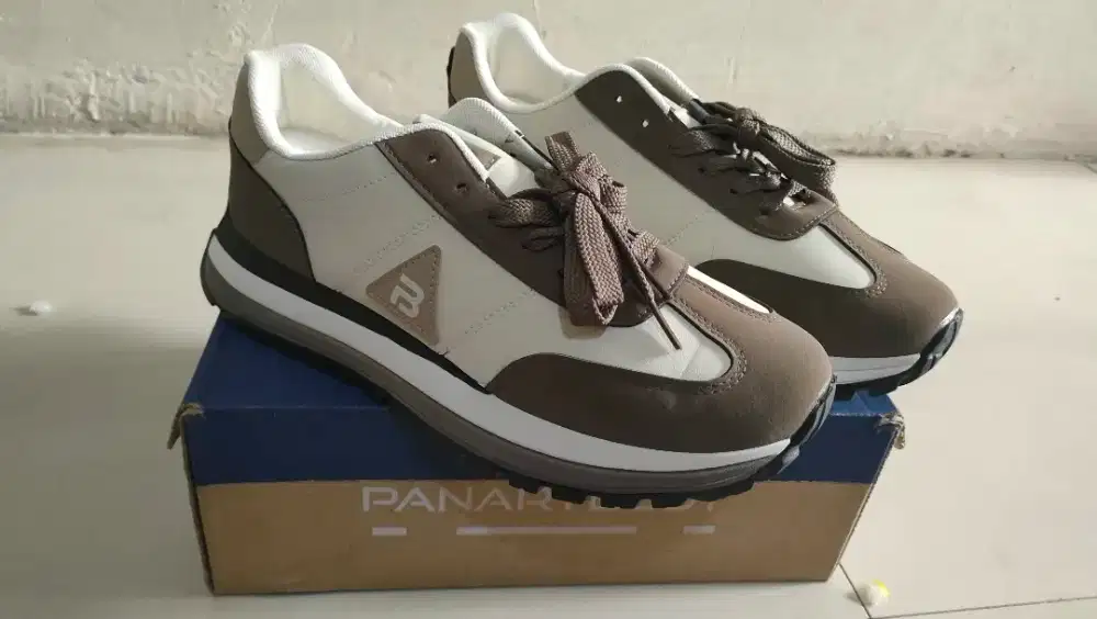 Sepatu panarybody ukuran 43 baru dibawah pasaran
