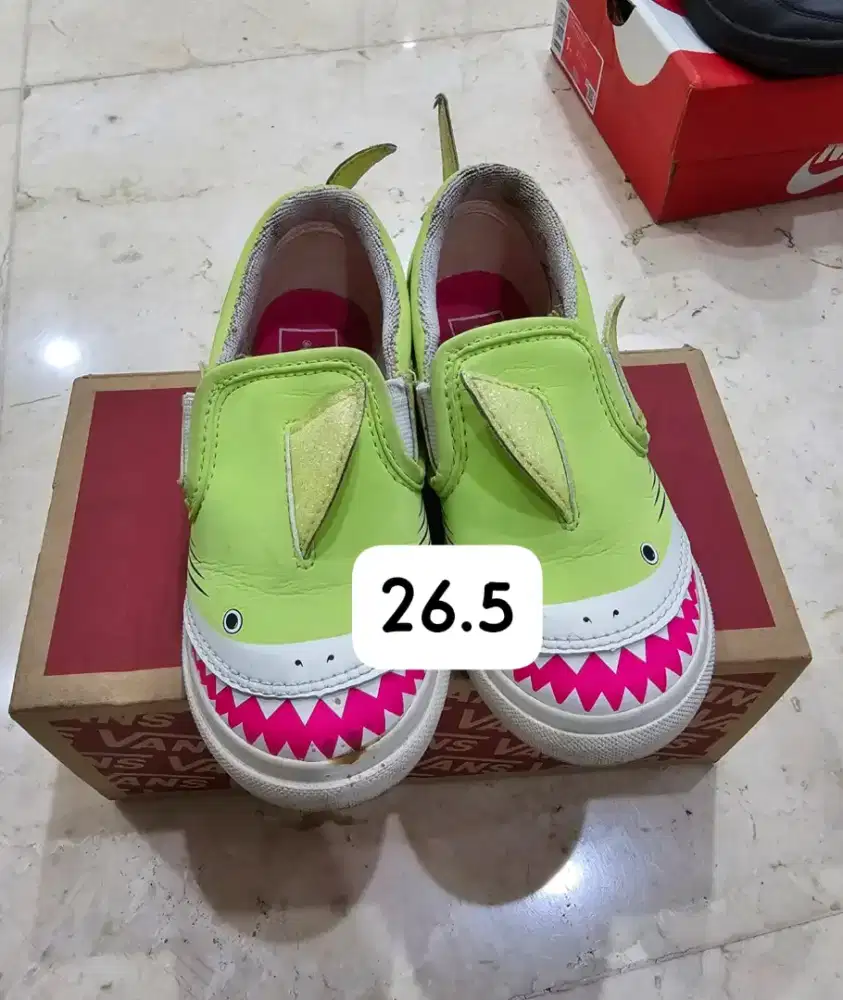 Sepatu Anak merk VANS ukuran 26.5