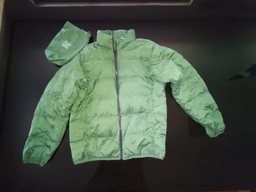 Jacket Uniqlo Ultra Light Down Warna Green