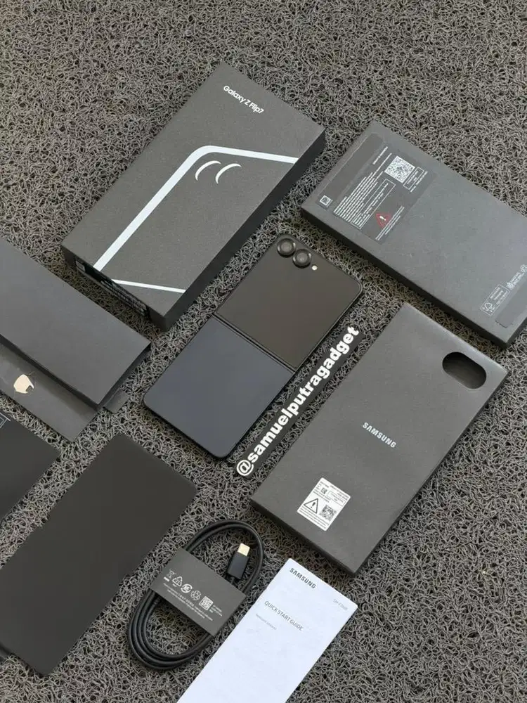 Samsung Galaxy Z Flip 7 JetBlack Fullset Garansi Aktif