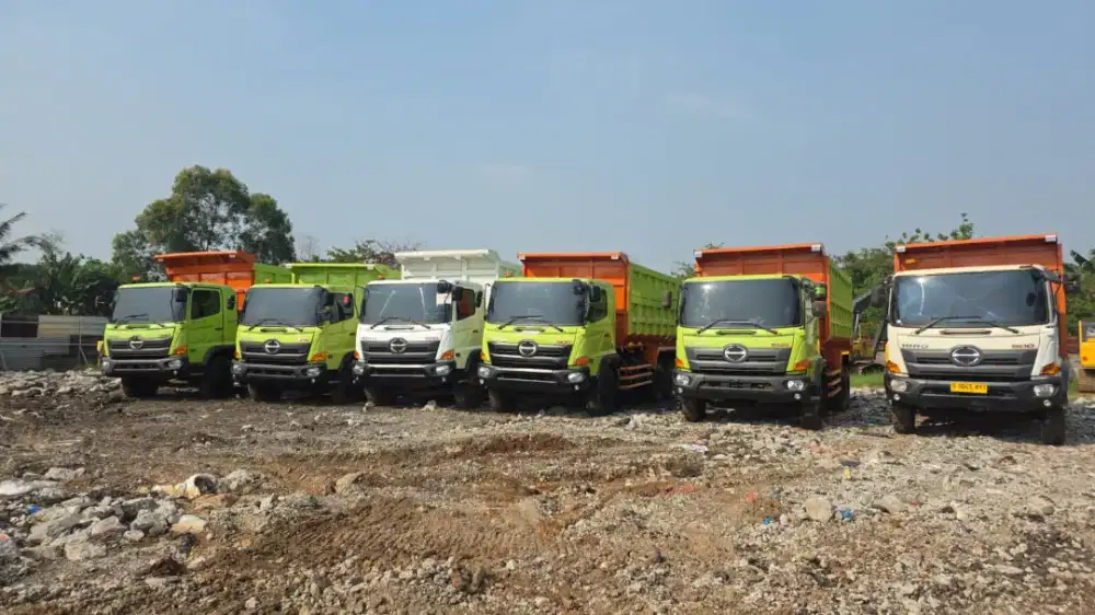 Dump truck Hino lohan tahun 2022