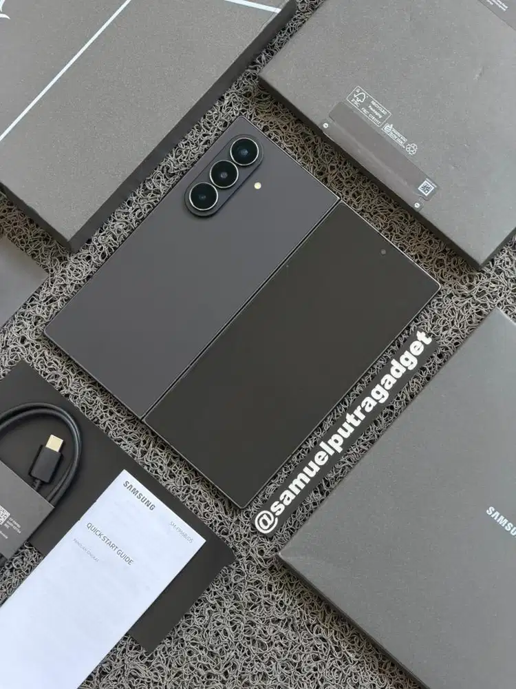 Samsung Galaxy Z Fold 7 JetBlack 512gb Fullset Garansi aktif