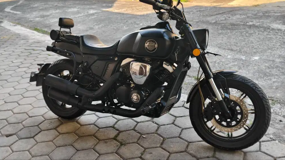 Dijual cepat motor Ngeblar mirip harley, benelli keyway V250 fi