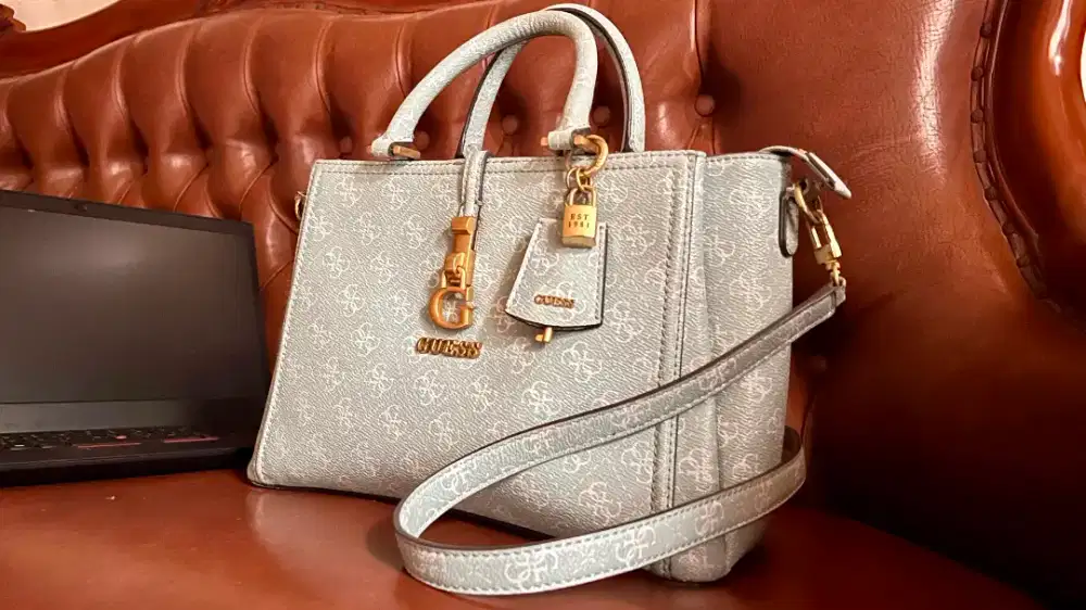 Tas GUESS ORIGINAL Wanita - G JAMES LOGO SATCHEL