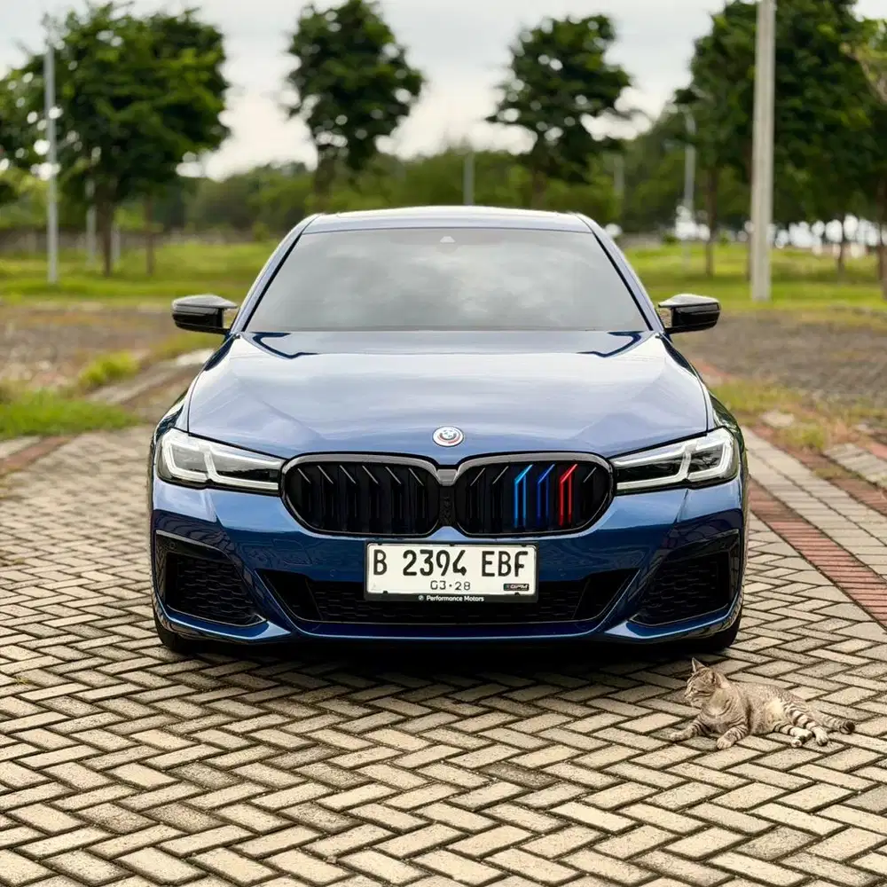 BMW 520i M Sport 2023 low KM BRI on 2028 full option