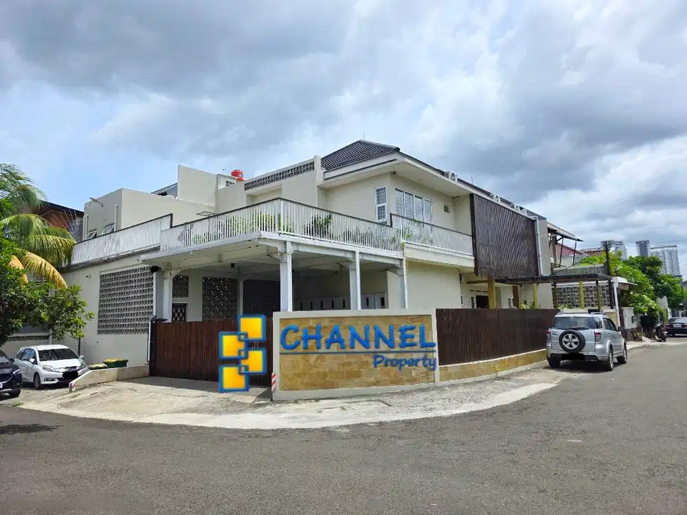 Jual Rumah Mewah Posisi Hoek 2 Lantai Furnished BSD Griya Loka