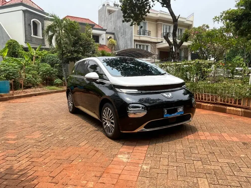 Wuling Cloud EV Two Tone Sticker 2024 Tangan 1 dari Baru
