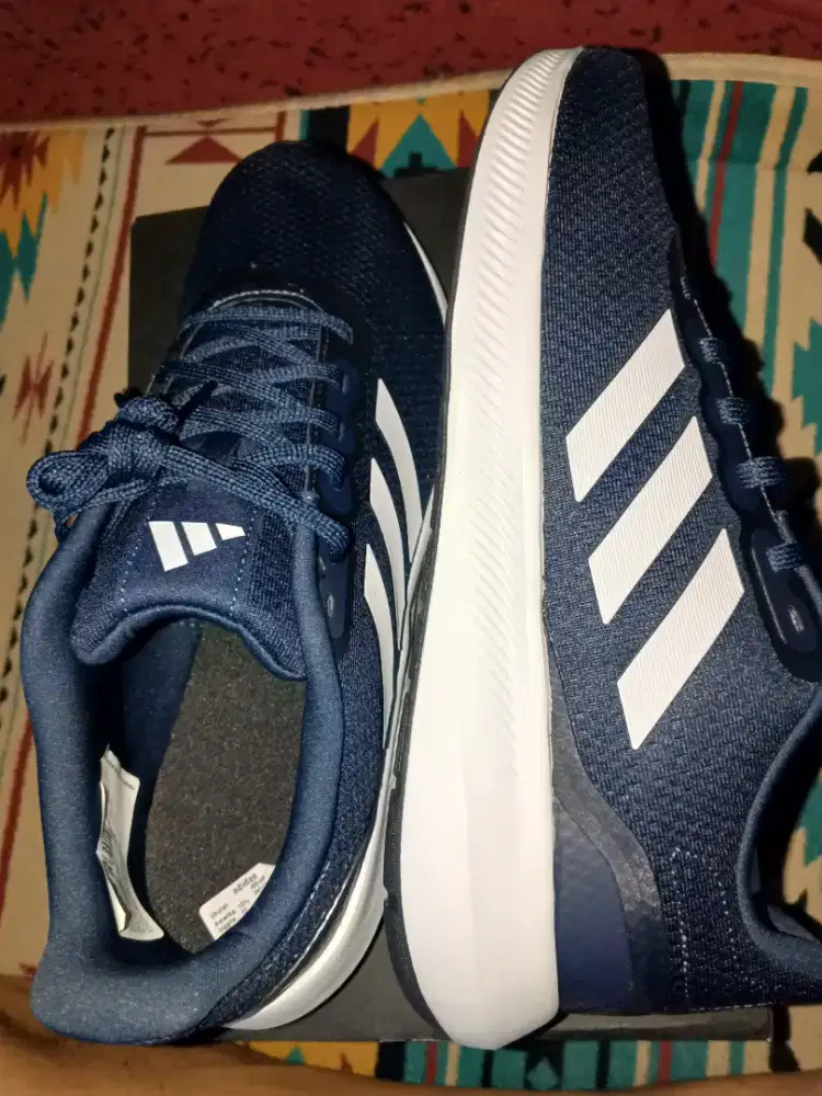SEPATU RUNNING ADIDAS 44 2/3