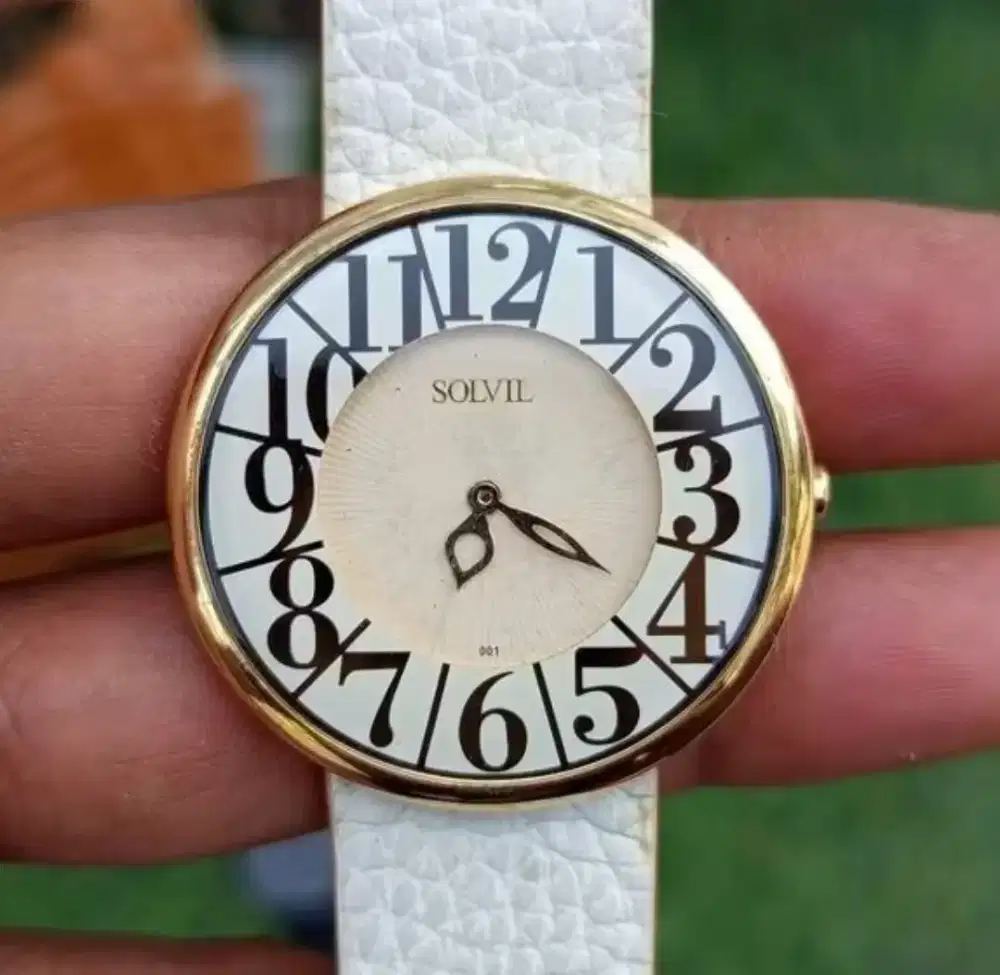 Jam tangan Solvil