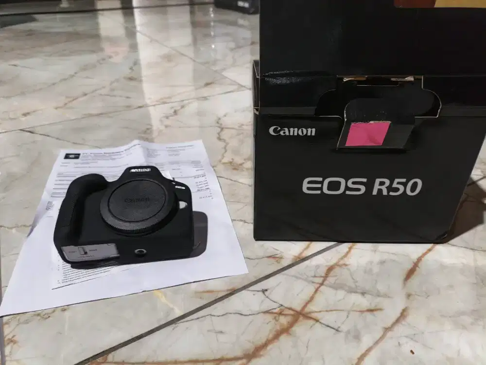 Canon R50 used mulus body only white