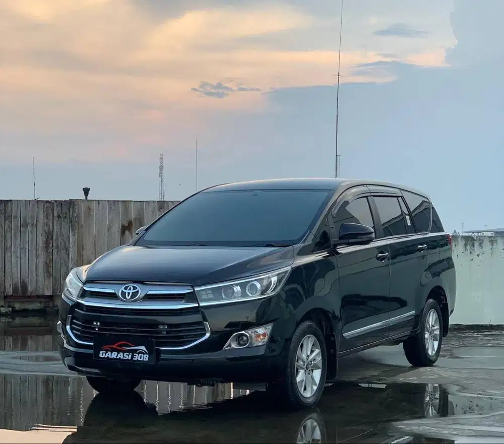 Toyota Kijang Innova 2.4 V AT Diesel 2019 Hitam Kilometer 98rb