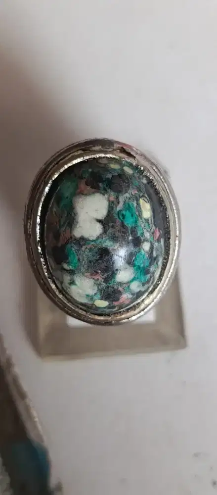 Batu pirus asal iran langka