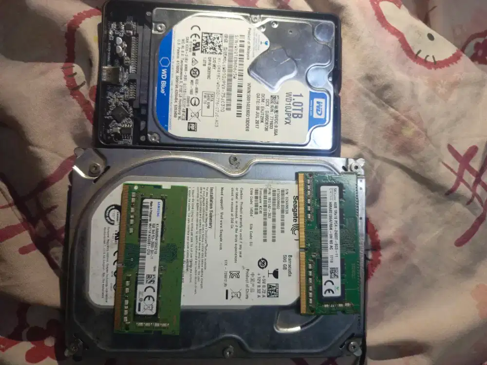HDD 1 TR+500GB. RAM 8GB DDR4+4GB