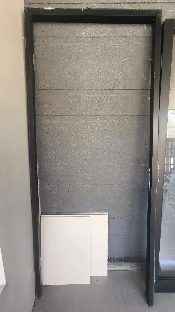 Kusen dan Pintu Kaca Almini Ukuran 250 x 88