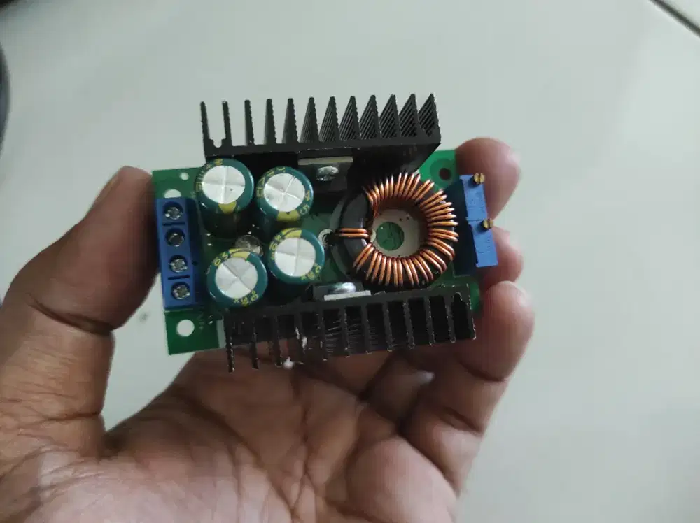 Step Down DC 300W Buck Converter CC 9A 5-40V To 1.2-35V