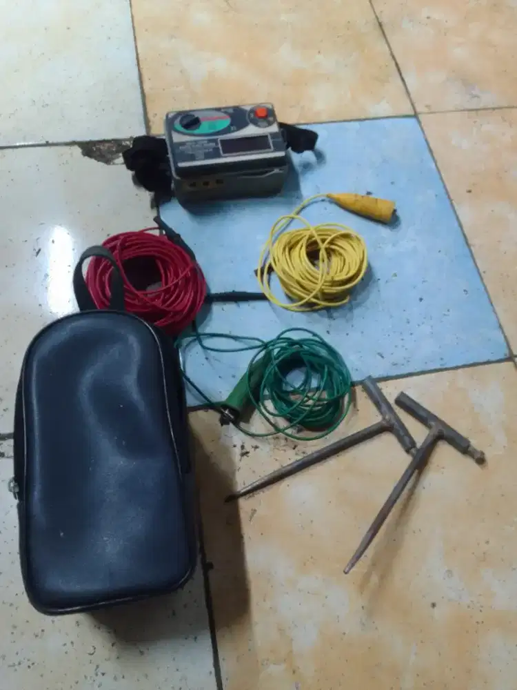 Alat pengukur grounding