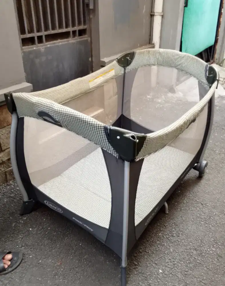 jual borongan ranjang bayi portable Graco dan kursi makan makan bayi