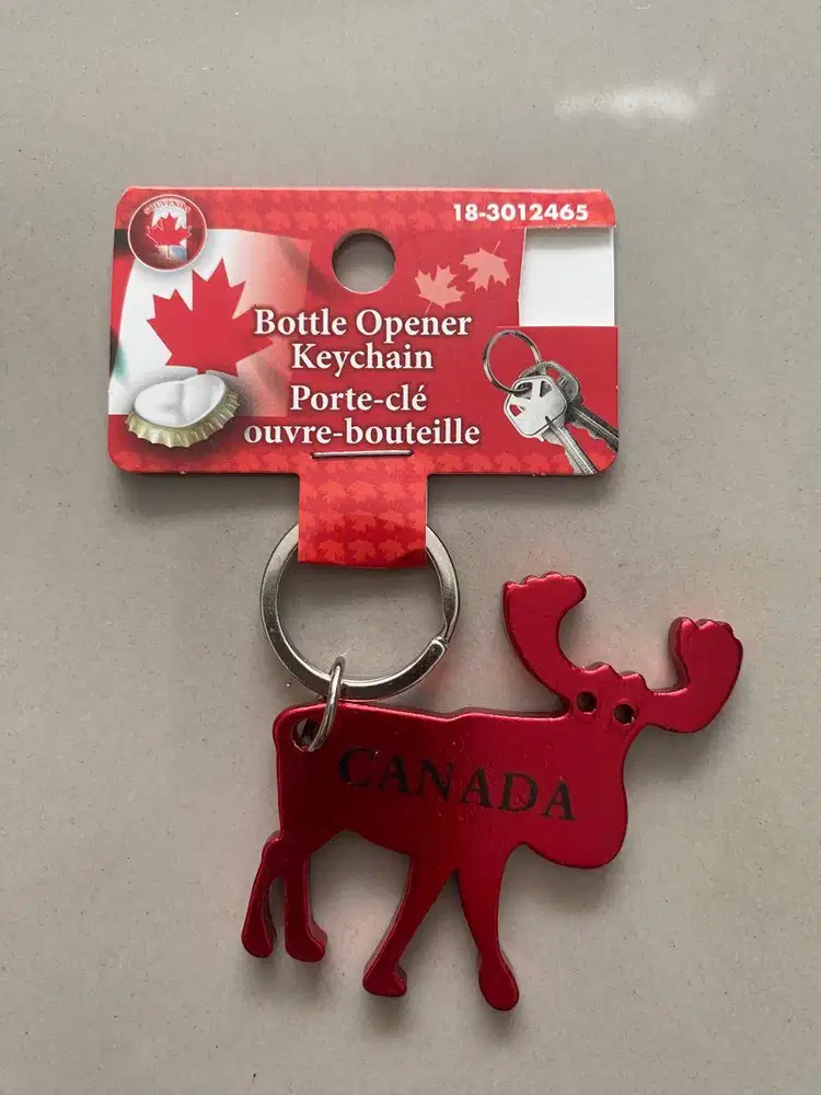 SOUVENIR CANADA - RED BOTTLE OPENER / KEY CHAIN – METAL - NEW
