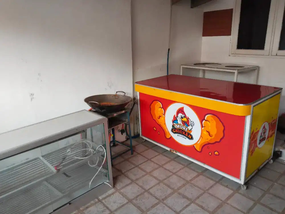 Usaha kecil, untung gede. Gerobak ayam siap pakai, tinggal goreng!