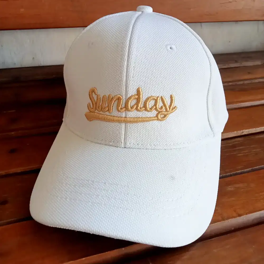 Topi baseball import Sunday putih