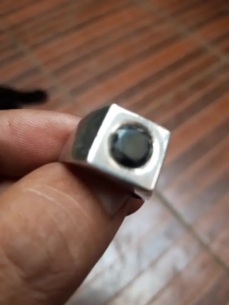 Black diamond (moisanite)