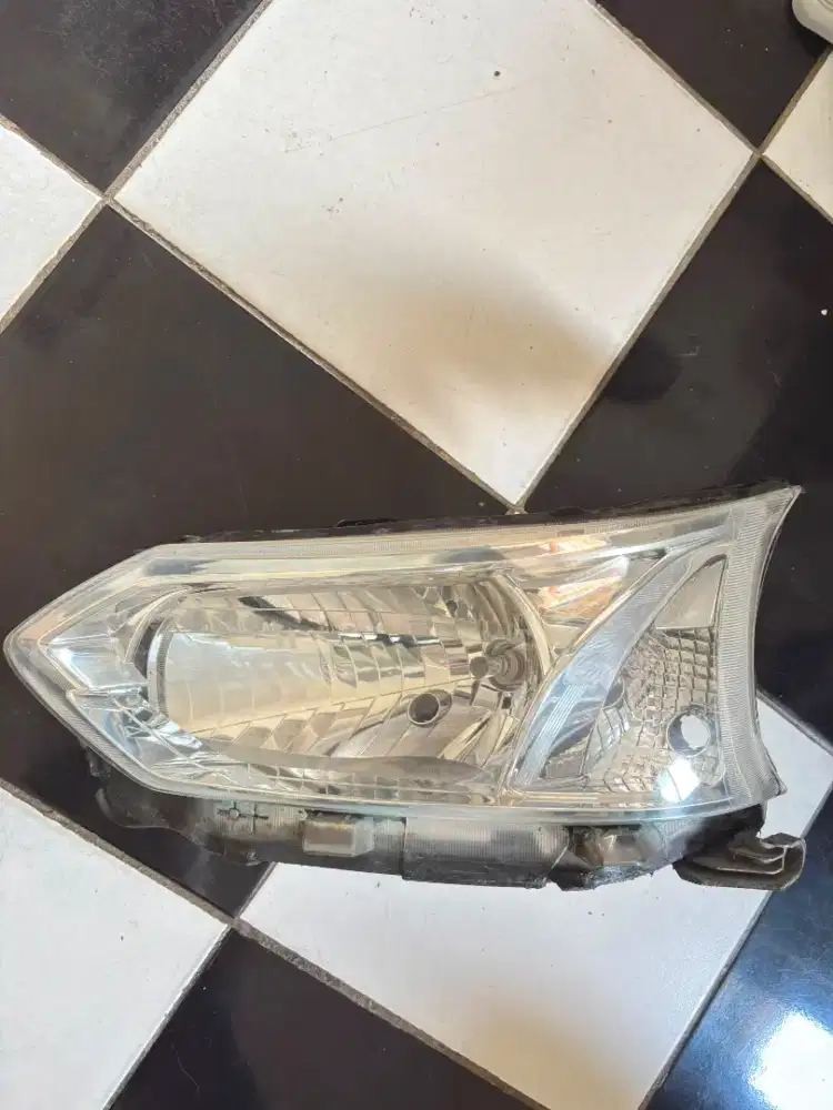 HEADLAMP AVANZA 2017-2018