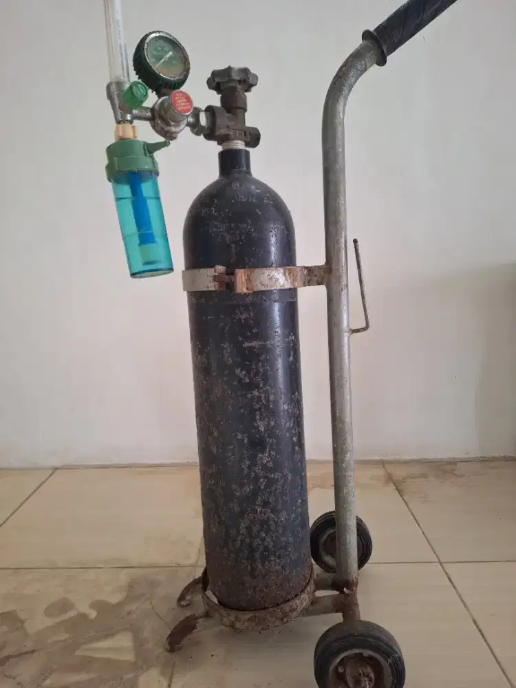 Dijual tabung oksigen kosong, lengkap dgn Regulator PG & Troli.