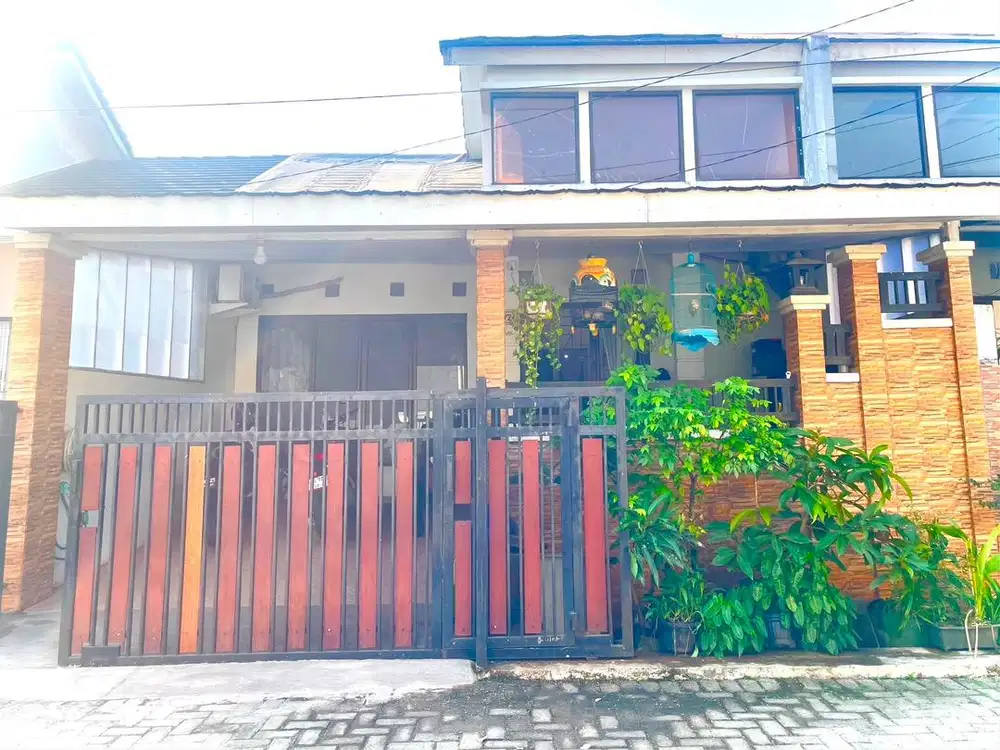 Rumah komplek nyaman asri dan bebas banjir!!