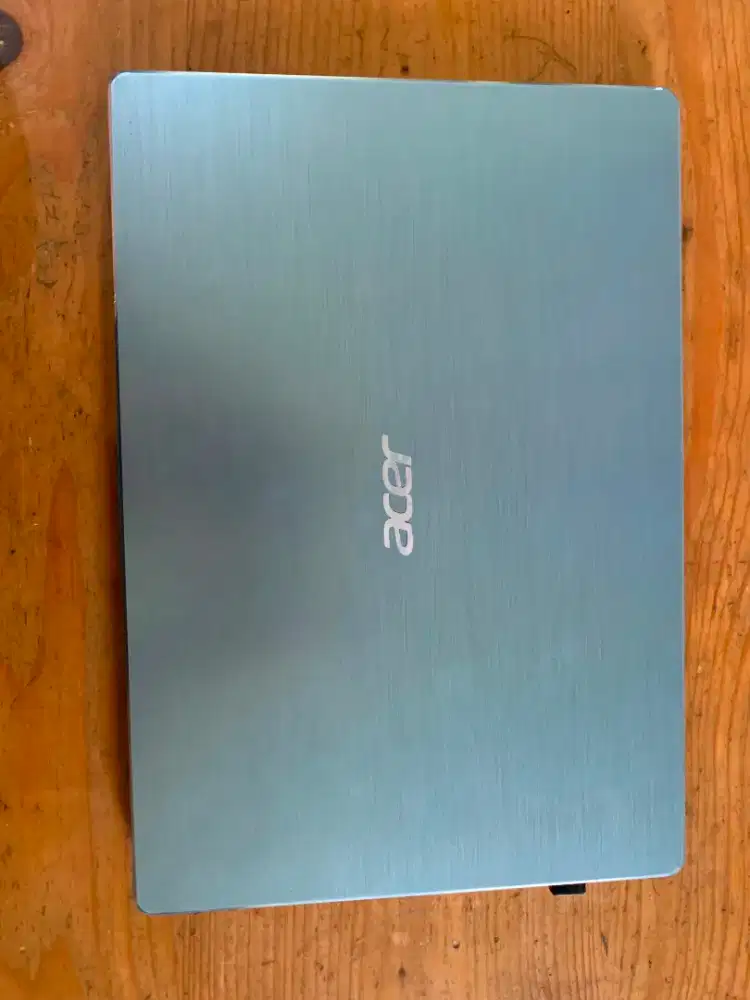 Laptop Aces Swift Ryzen 5 3500u